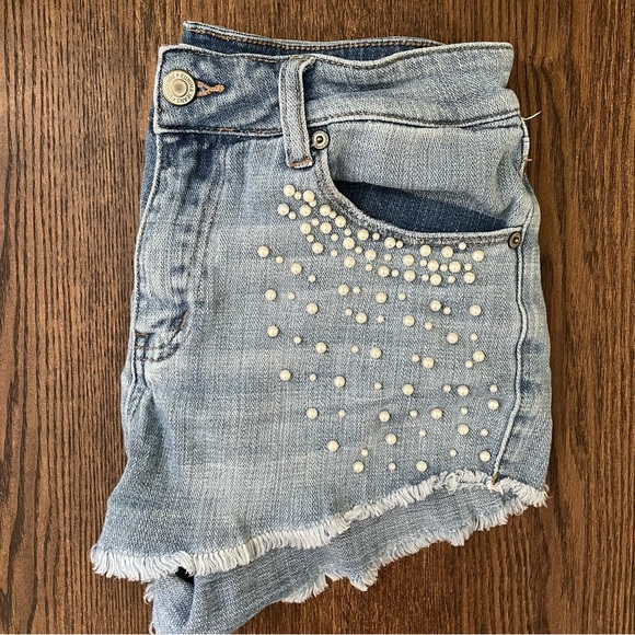 Cutoff shorts with pearl detail from Lulu’s - Picture 3 of 4